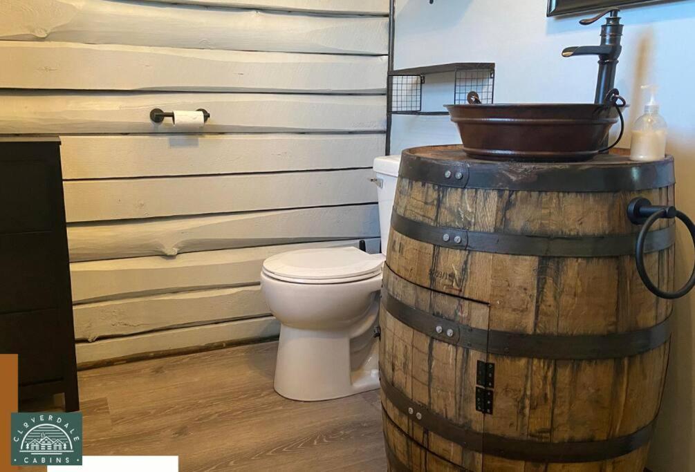 Cozy Cabin With Hottub At Cloverdale Cabins Hinckley Exterior foto