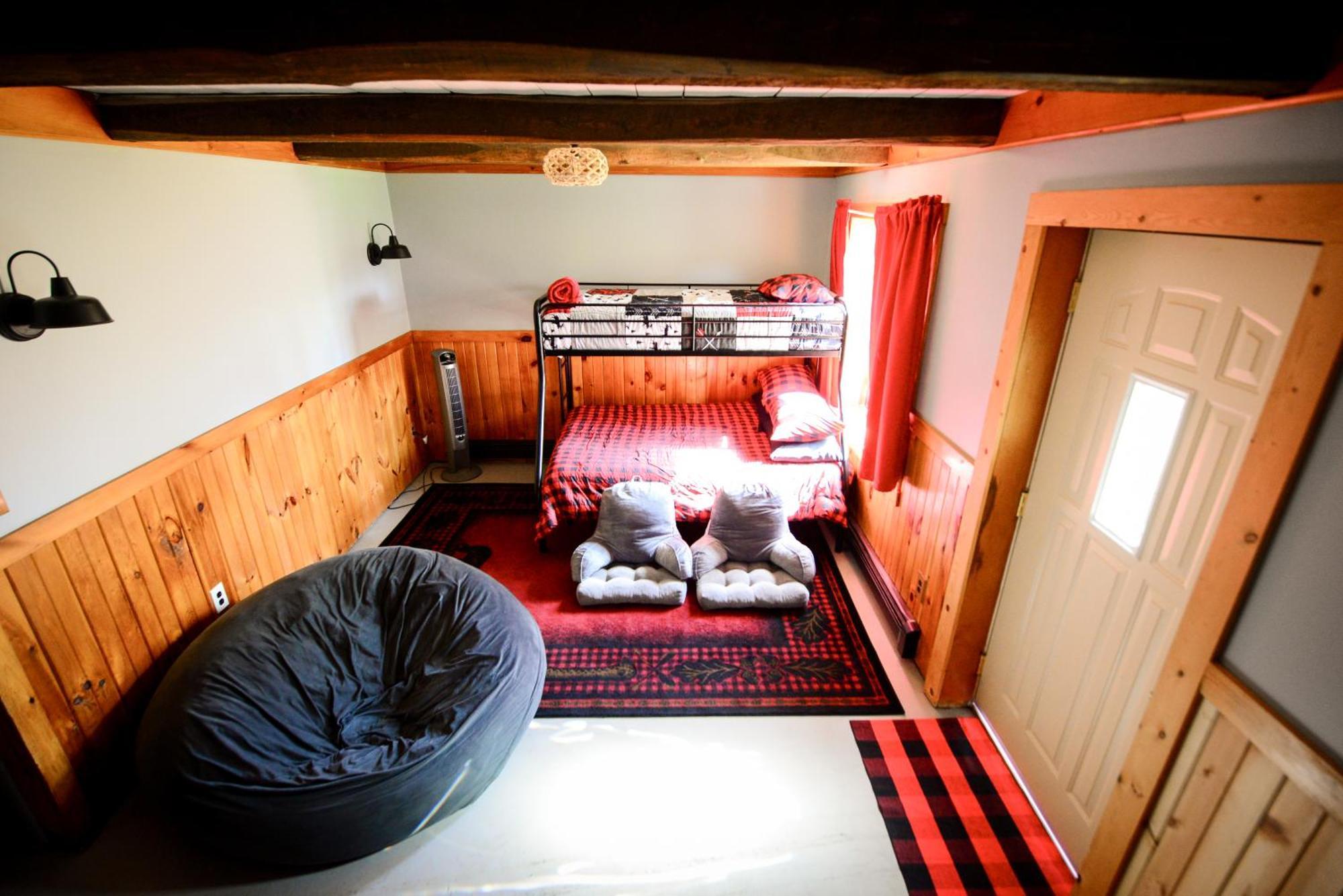 Cozy Cabin With Hottub At Cloverdale Cabins Hinckley Exterior foto